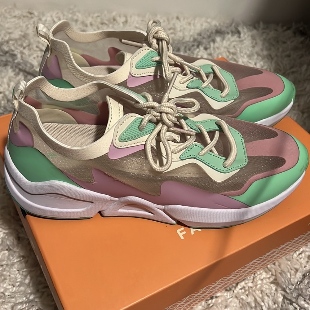 Fabletics sneaker - Picture 7 of 8